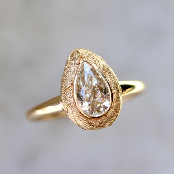 Vintage Golden Crystal Drop Ring-Lydieannejewelry
