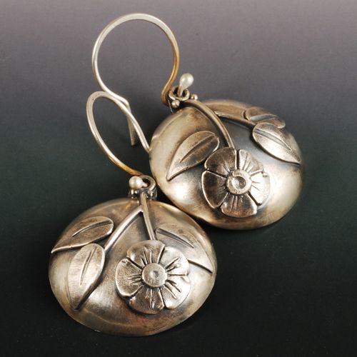 Vintage Rounded Flower Silver Earrings-Lydieannejewelry