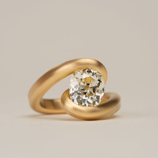 Vintage Spiral Golden Zirconia Ring-Lydieannejewelry
