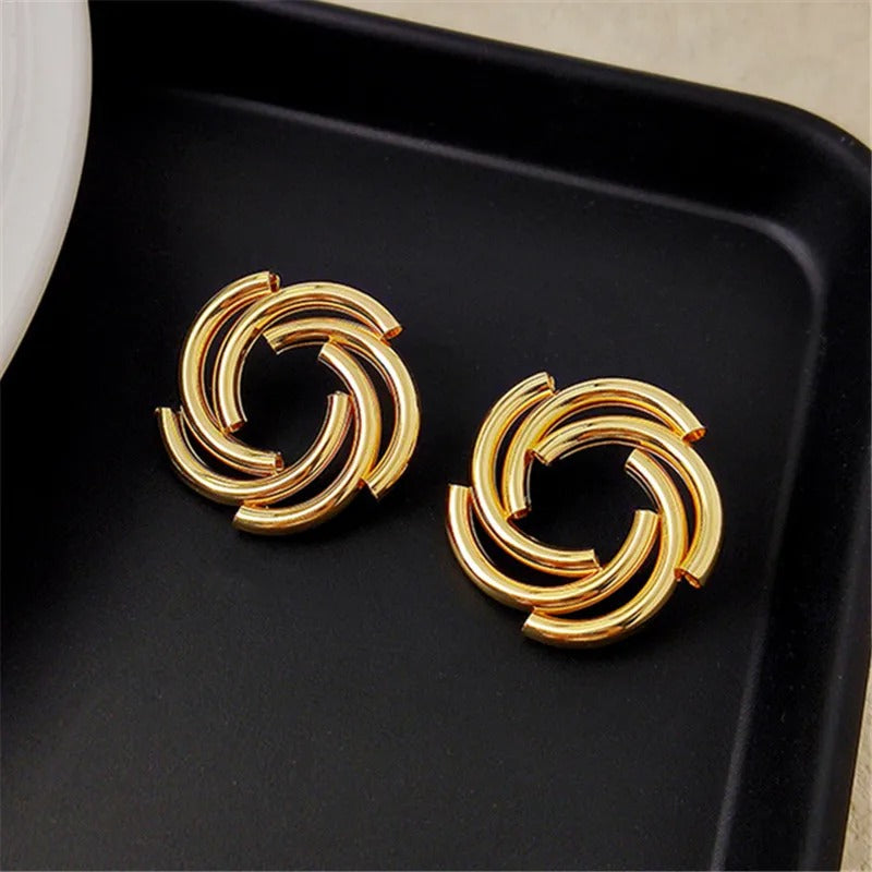 Vintage Gold Twisted Circular Motif Earrings-Lydieannejewelry