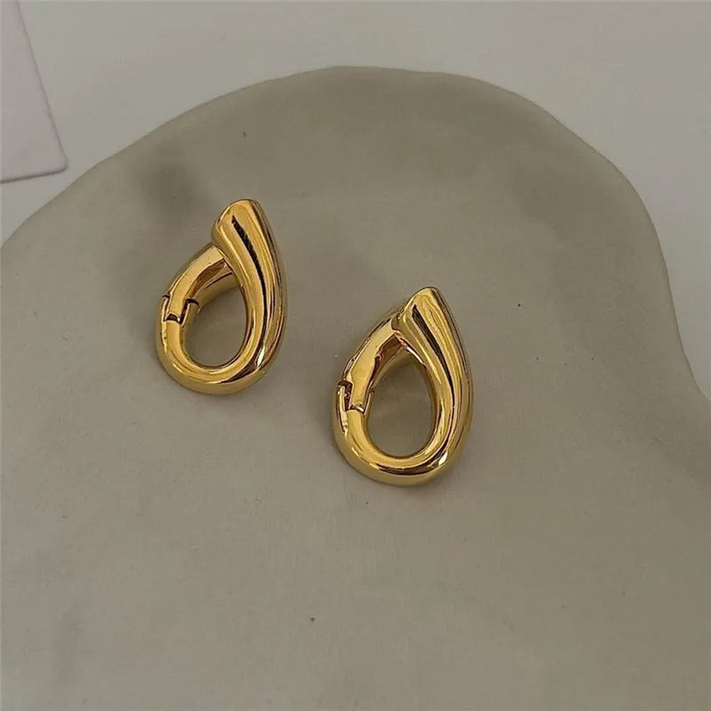 Classic Gold Curved Teardrop Stud Earrings-Lydieannejewelry