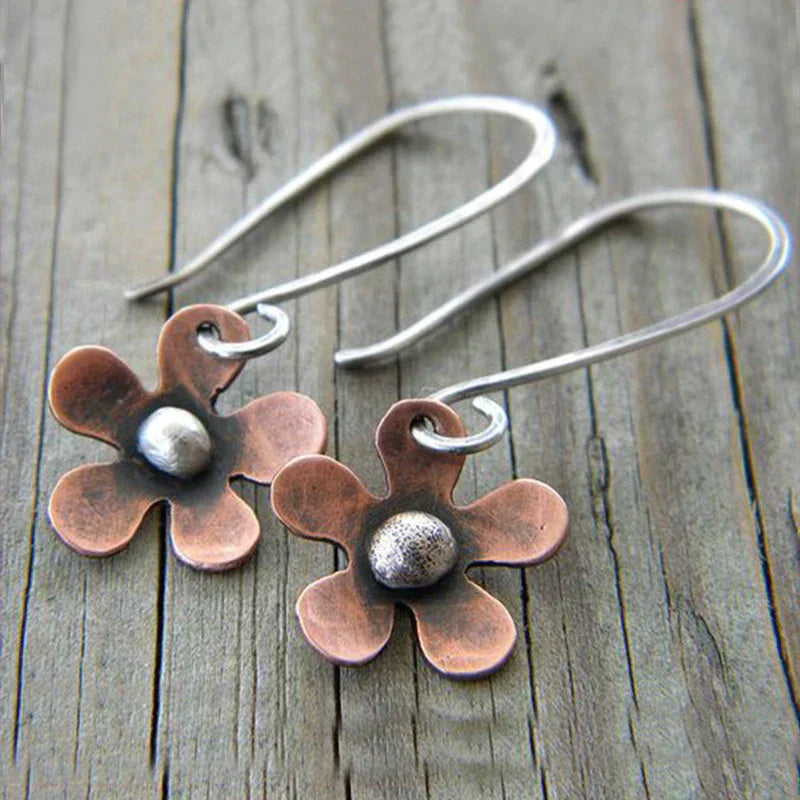 Vintage Flower Earrings in Silver-Emali Jewelry