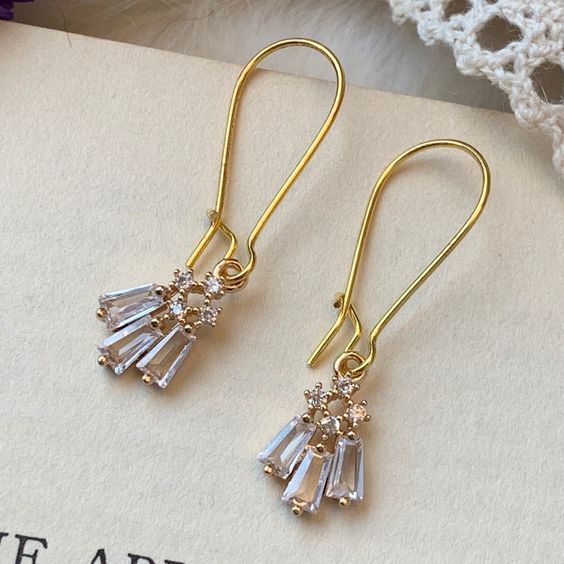 Vintage Dangling Glass Gold Earrings-Lydieannejewelry