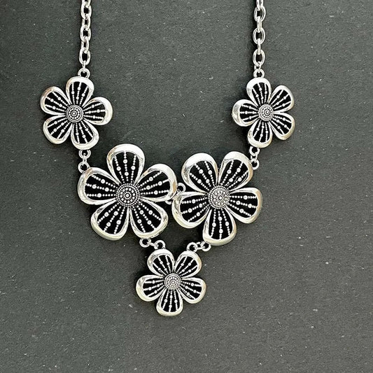 Vintage Black & Silver Flower Pendant Necklace-Lydieannejewelry