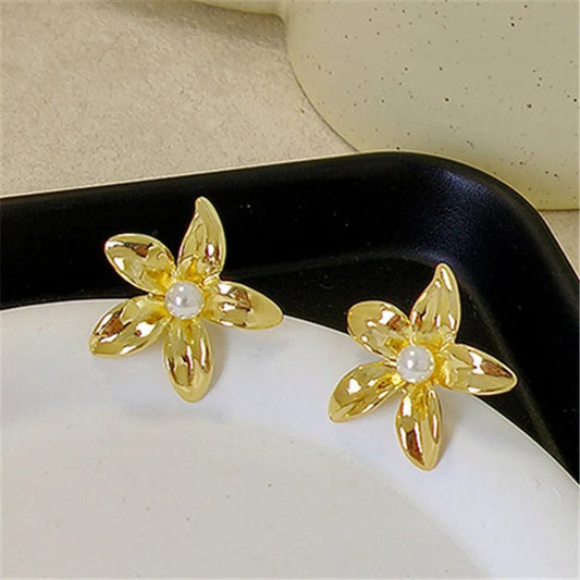 Vintage Gold Floral Elegant Pearl Stud Earrings-Lydieannejewelry